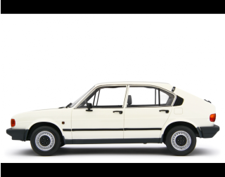 Alfa Romeo Alfasud 1.2 4 Porte 1980 BIANCO CAPODIMONTE Laudoracing 1:18 Resinemodell (Türen, Motorhaube... nicht zu öffnen!)